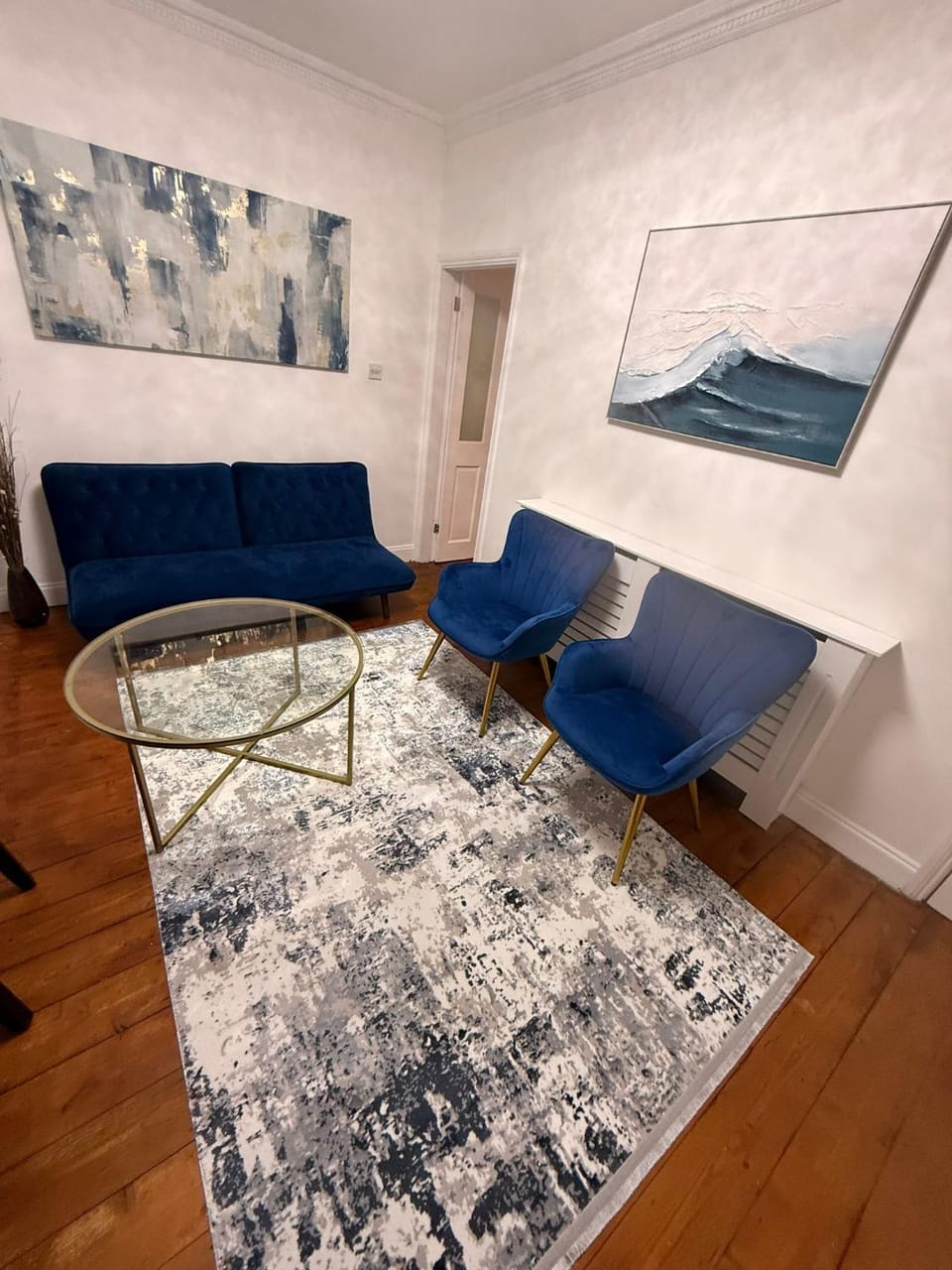 Living room, Seating area