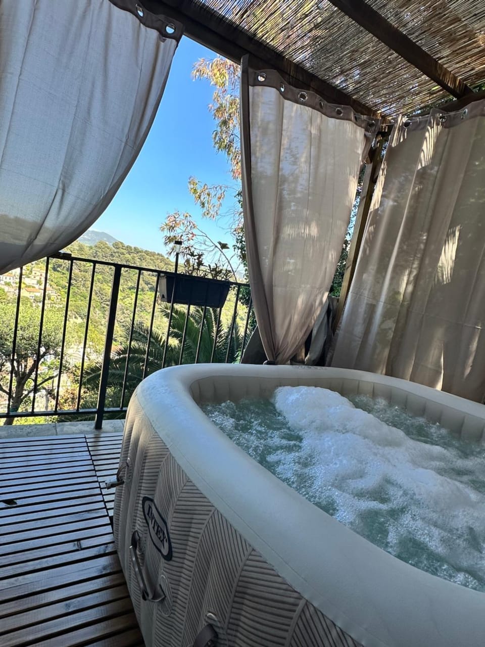 Property building, Natural landscape, Hot Tub, View (from property/room), Balcony/Terrace