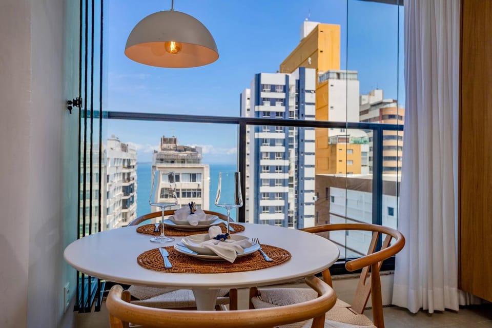 View (from property/room), Food and drinks, Dining area, City view, Sea view, Area and facilities
