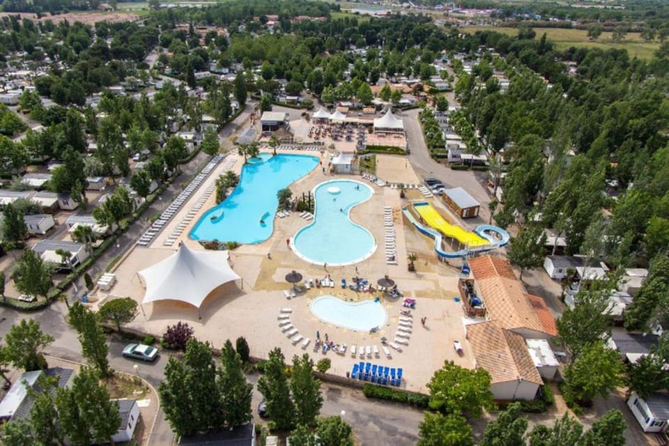 La Carabasse camping siblu Campground/ 
RV Resort in Vias