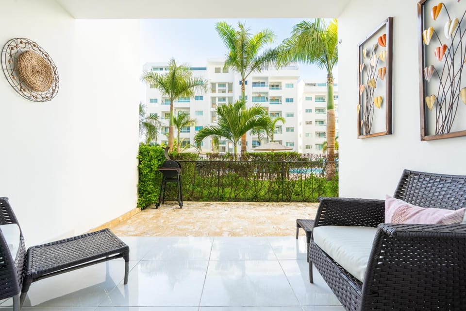 Coastal Corner -Beach-Pool-Terrace-Parking-Pets Apartment in Juan Dolio