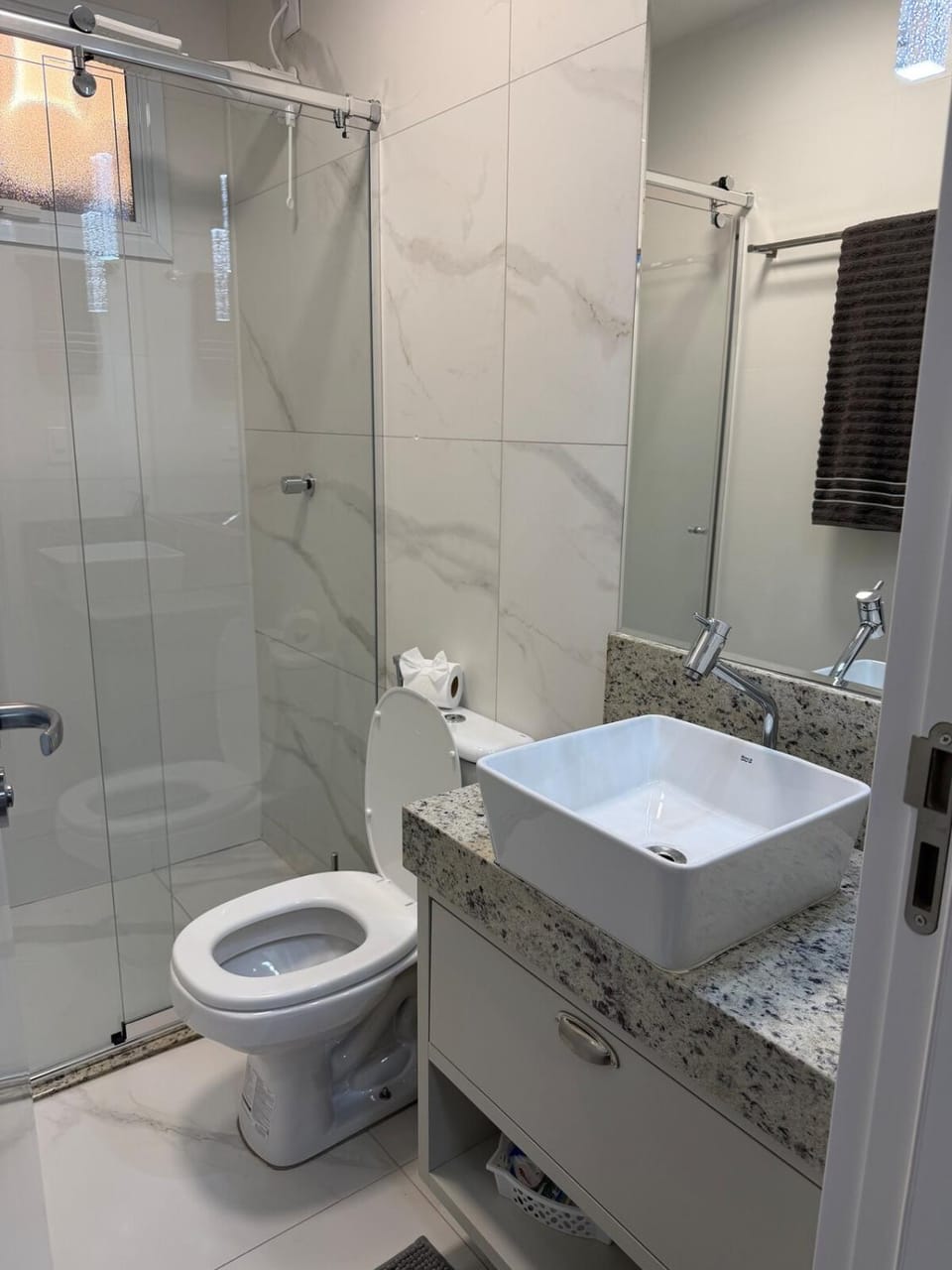 Shower, Bathroom, towels