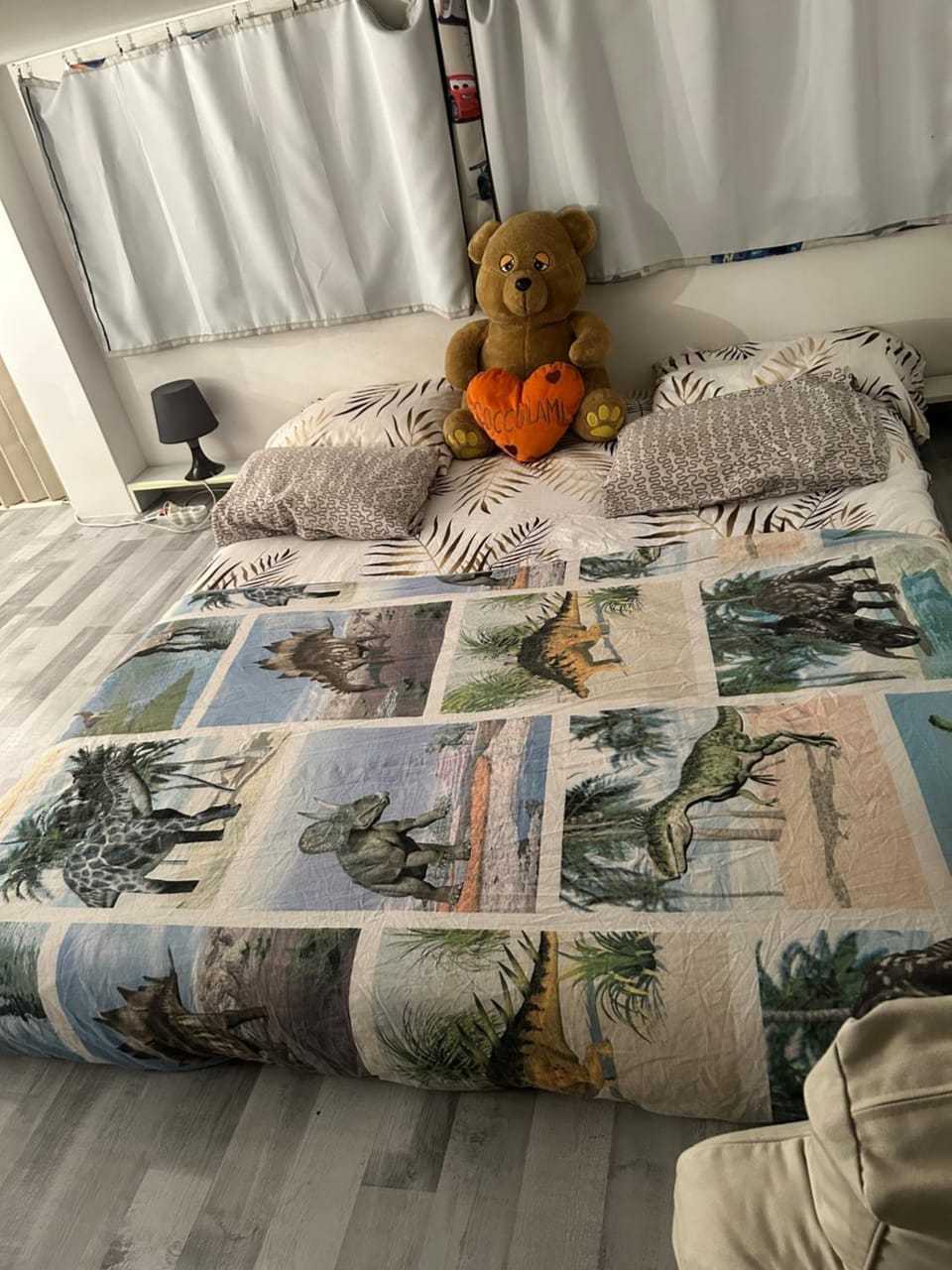 Belle chambre à sous pente de 1,30 cm de hauteur au cœur de Bruxelles Vacation rental in Brussels