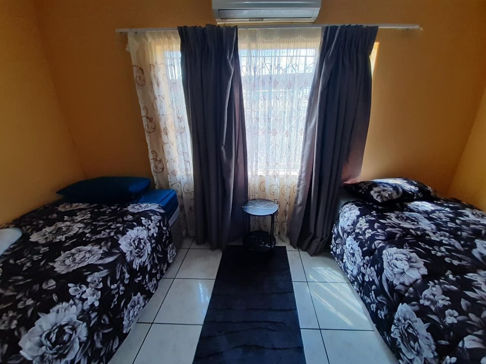 Bed, Bedroom, wardrobe, air conditioner