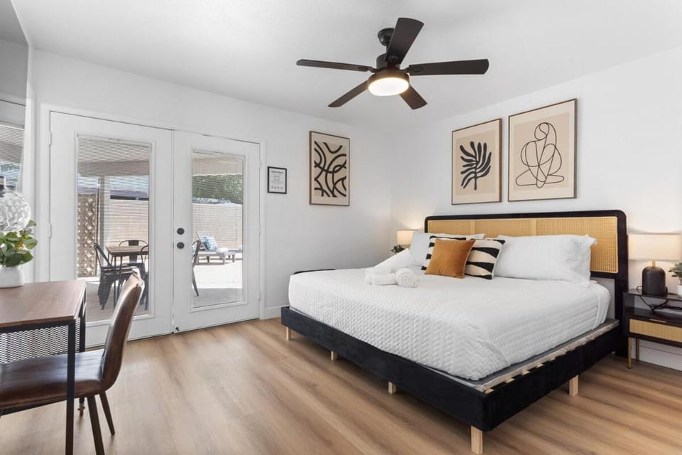North Vegas Family Oasis 4BR, Pool, BBQ, Games House in North Las Vegas