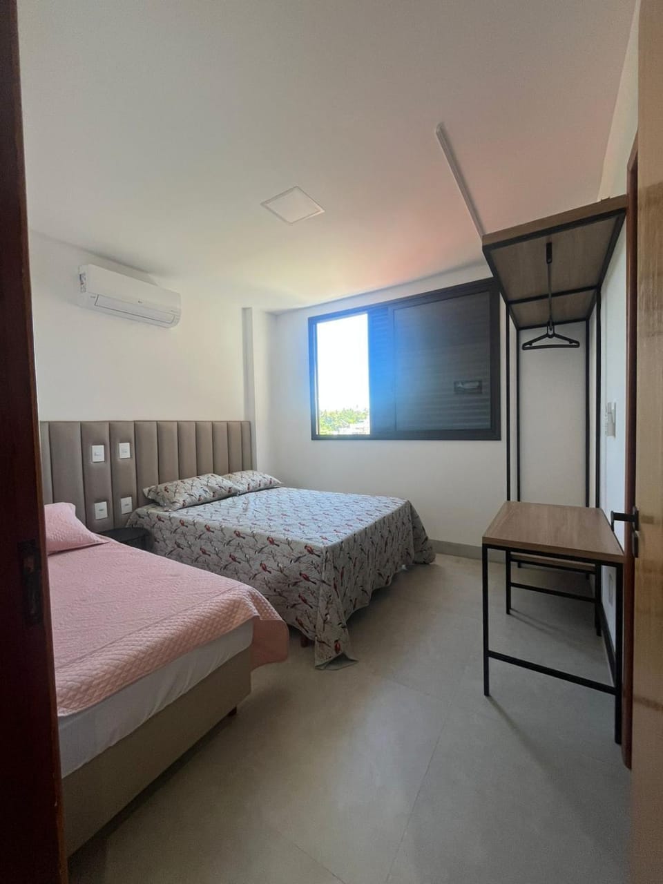 Bed, Photo of the whole room, air conditioner