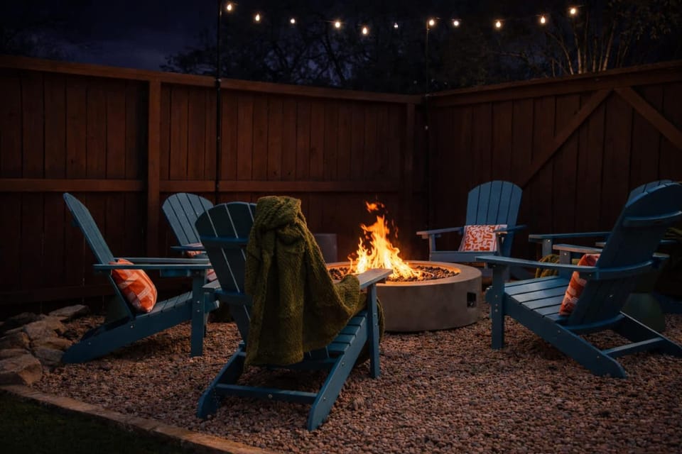 Sparkling Pool Hot Tub Game Room Kids Area House in San Antonio