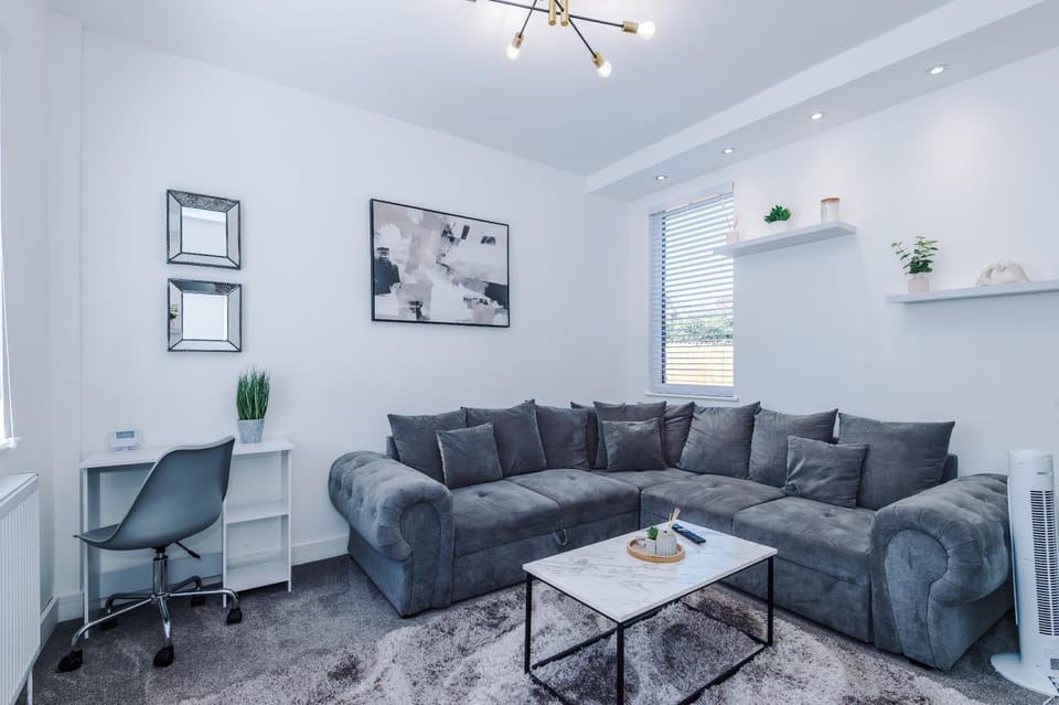 Communal lounge/ TV room, Living room, Seating area