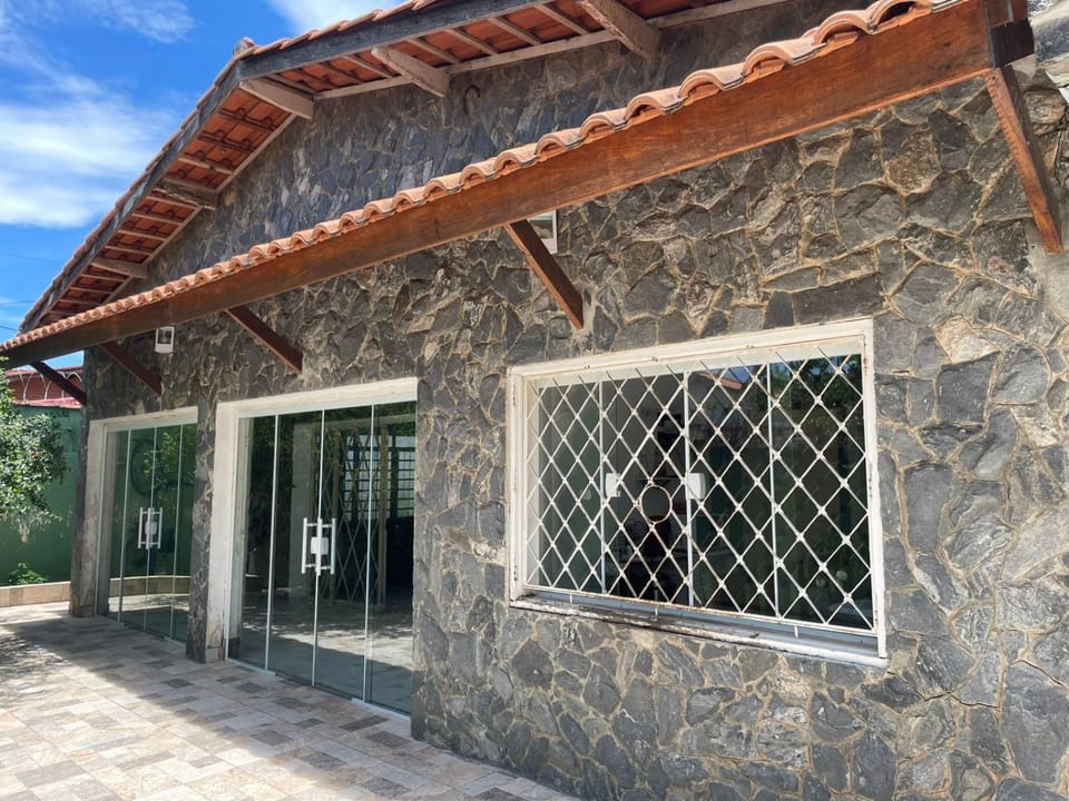 Central Home House in Caraguatatuba