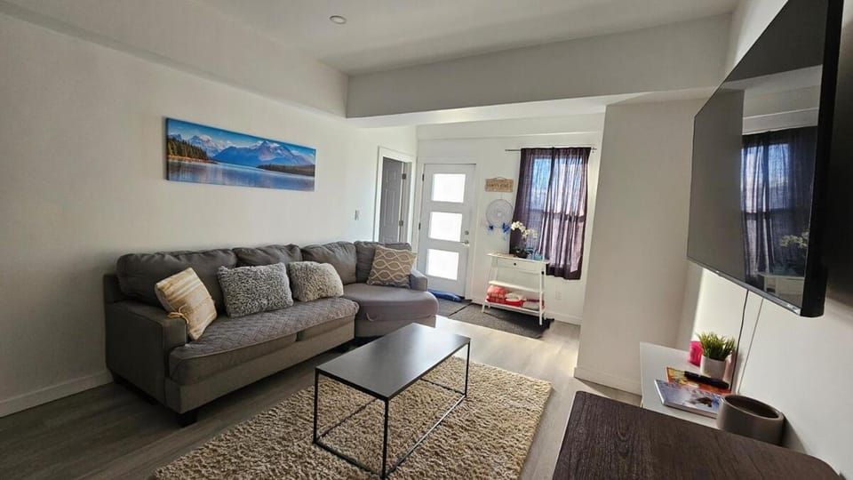 Cozy WPG Home Apartment in Winnipeg