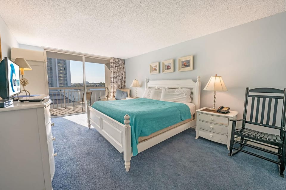 South Hampton 3BR Oceanview Balcony Steps to Beach House in South Carolina