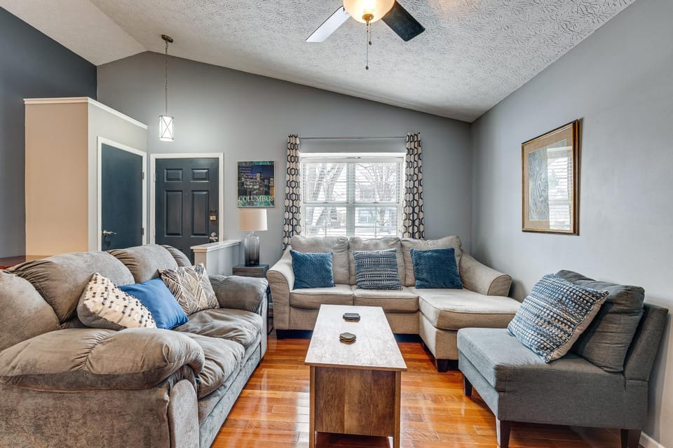 Castlerea Casa Columbus Home w/ Deck & Yard House in Hilliard