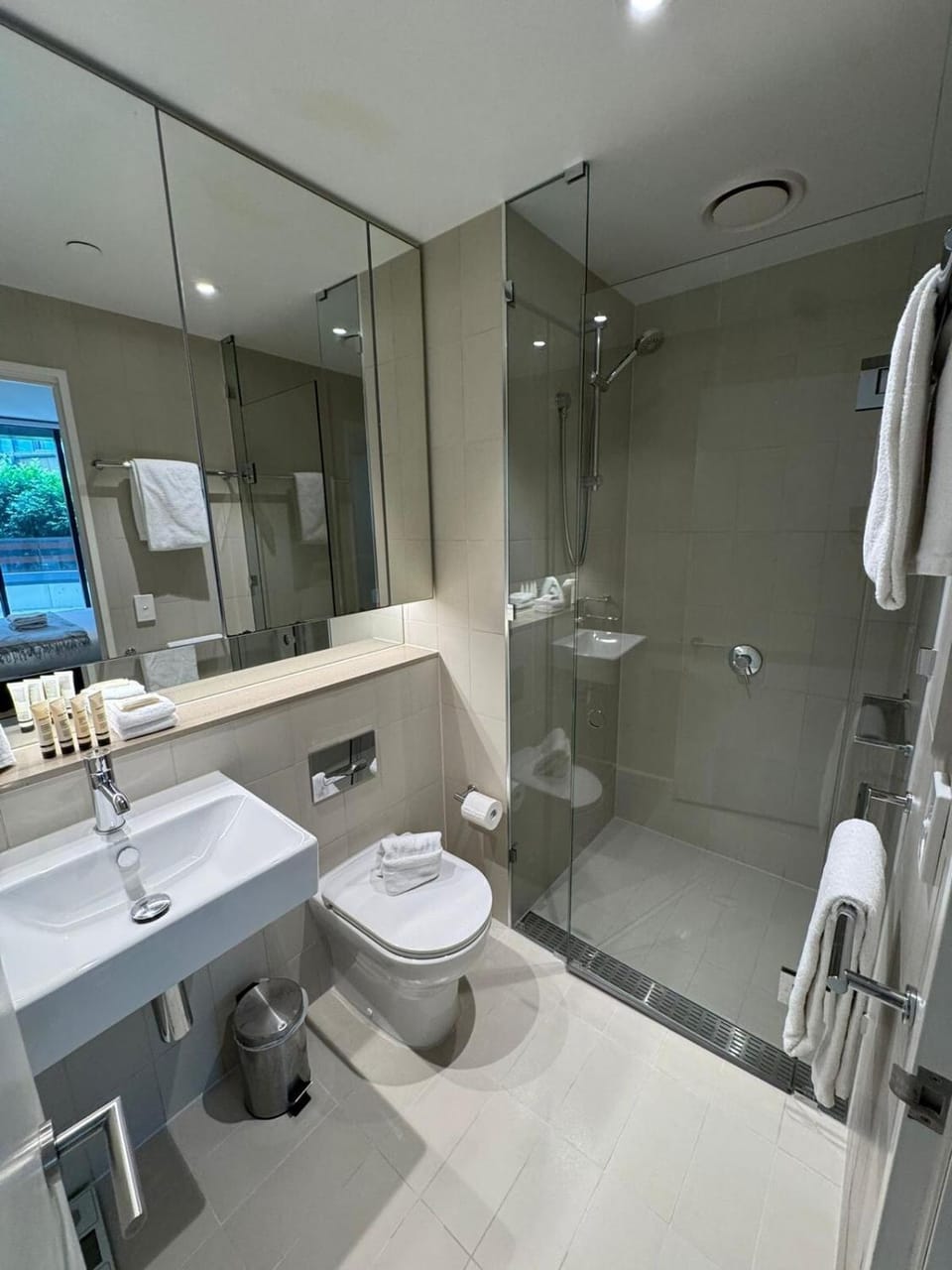 Wyndel Two Bedroom Courtyard Apartment MELCOL89608s Apartment in Melbourne
