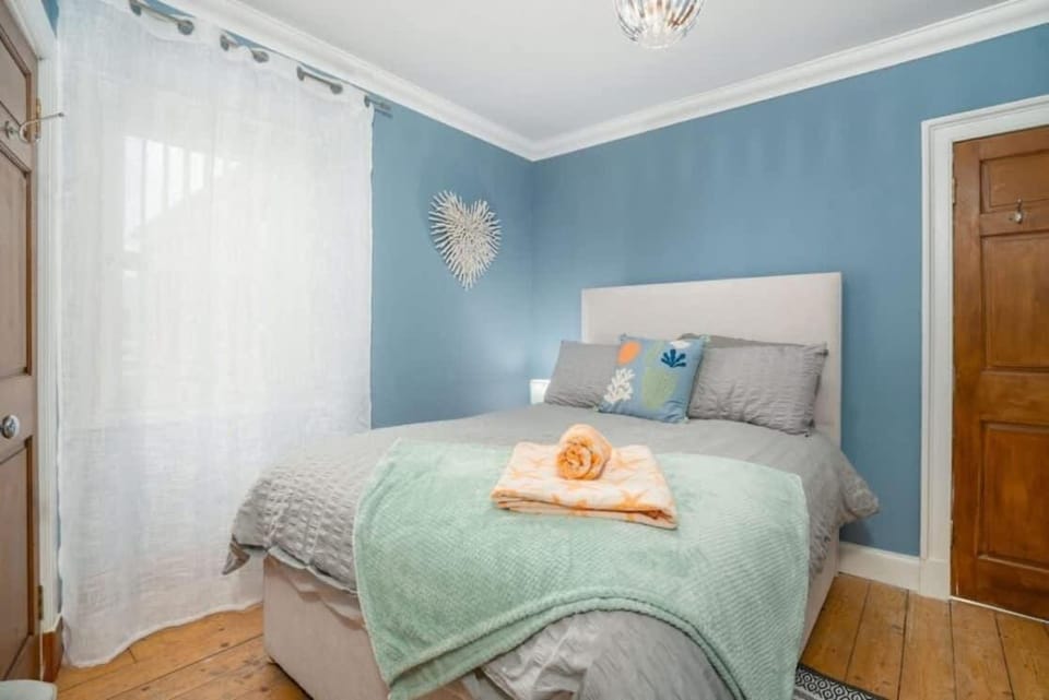 Premium 2Beds Sleeps4 very short walk to the Beach with Free Parking House in Stonehaven