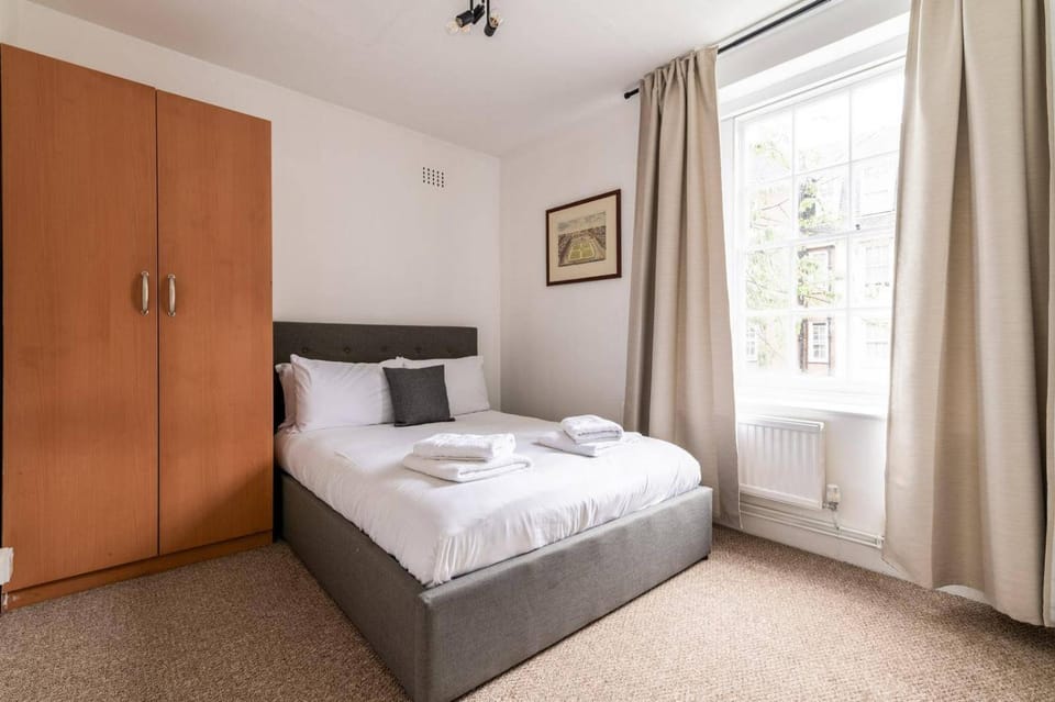 Bed, Bedroom, towels, wardrobe