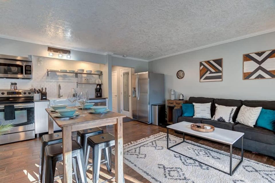 Elegant Second-Floor Condo Near Downtown Bend House in Bend