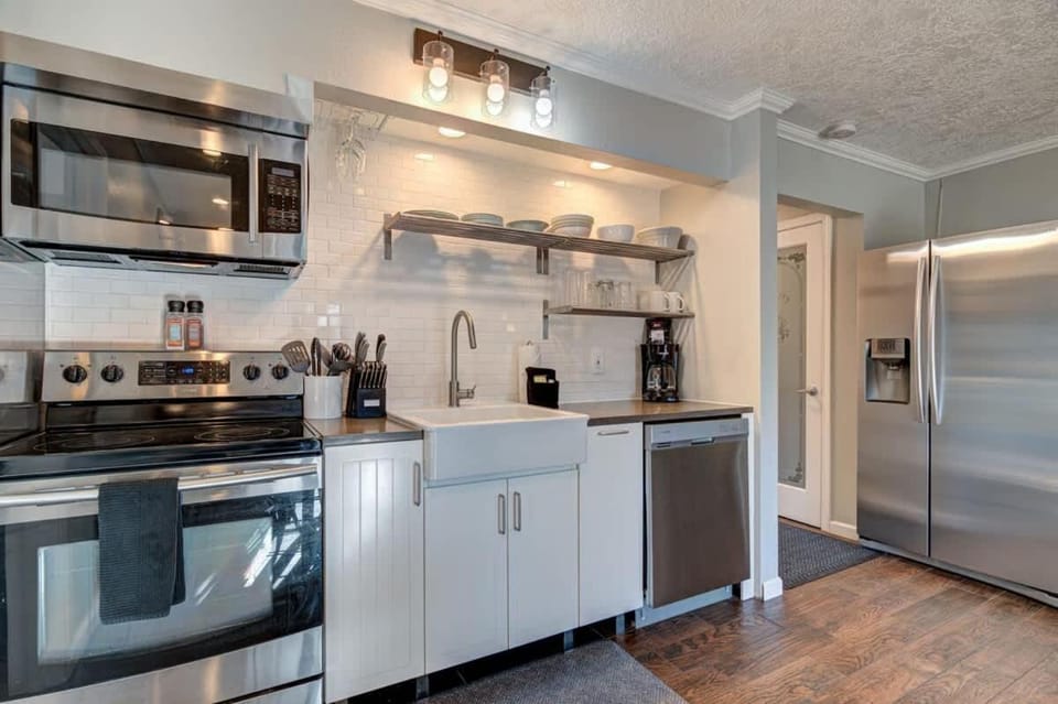 Elegant Second-Floor Condo Near Downtown Bend House in Bend