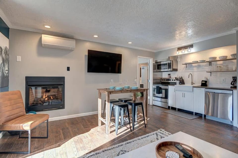 Elegant Second-Floor Condo Near Downtown Bend House in Bend