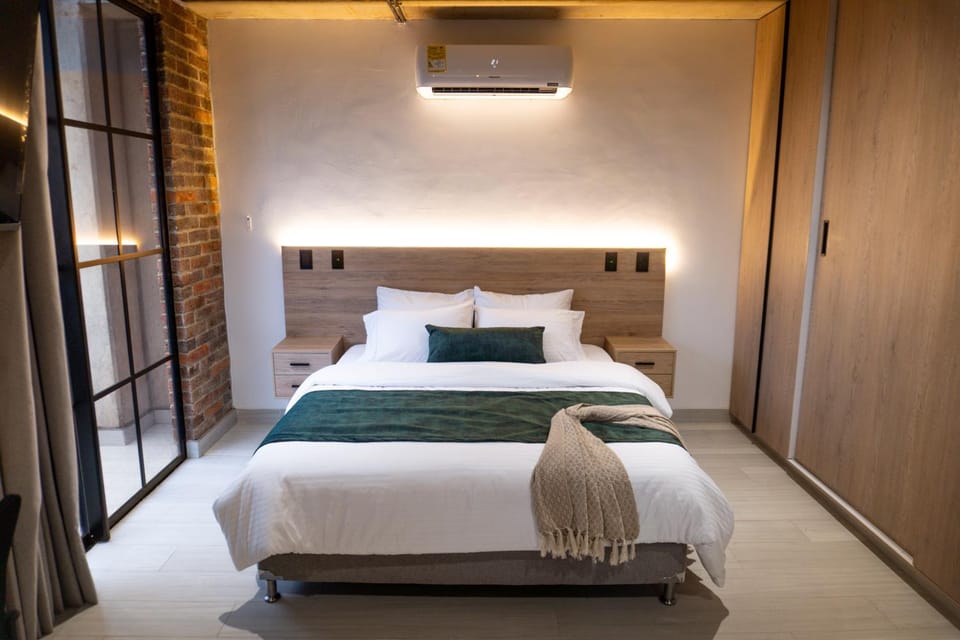 Bed, Balcony/Terrace, wardrobe, air conditioner