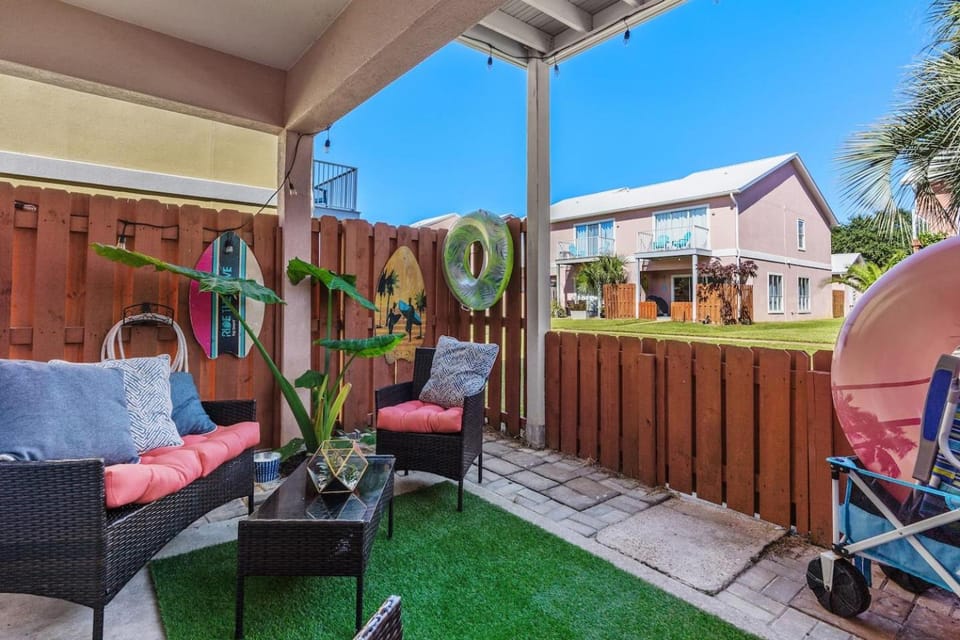 Pool 5 Min Walk to Beach Game Room Parking House in Miramar Beach