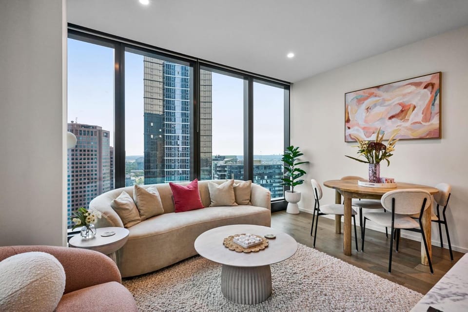 Panoramic Melbourne Views from Southbank Apartment in Southbank