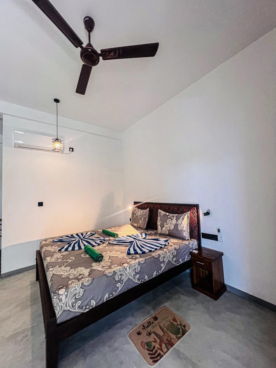 Bed, Photo of the whole room, Bedroom, towels, wardrobe, air conditioner