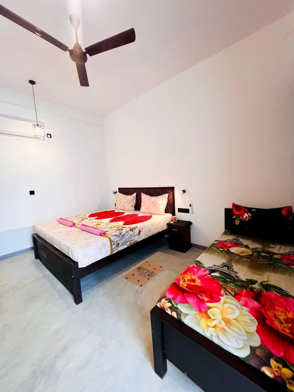 Bed, Photo of the whole room, Bedroom, towels, wardrobe, air conditioner