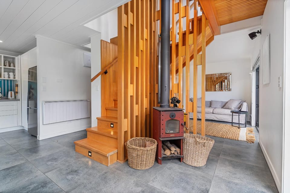 Hosts on the Coast Beach Access Retreat -Cooks Beach House in Auckland Region
