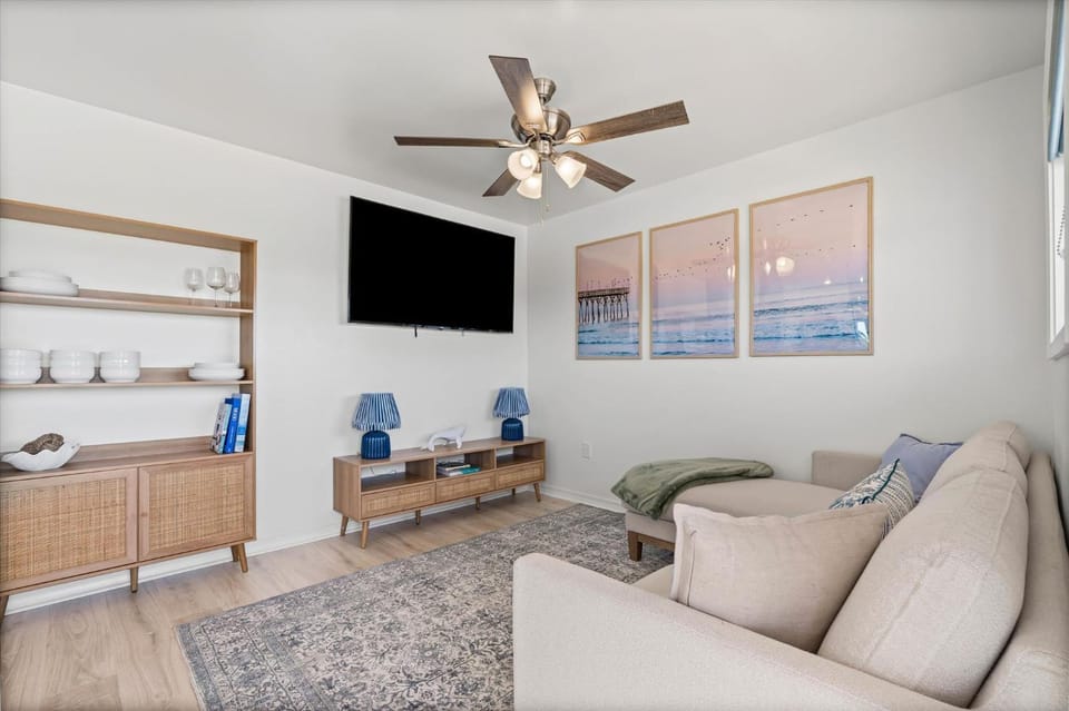 High Point Hideaway on the Sand Dunes - Unit 2 Apartment in Dauphin Island