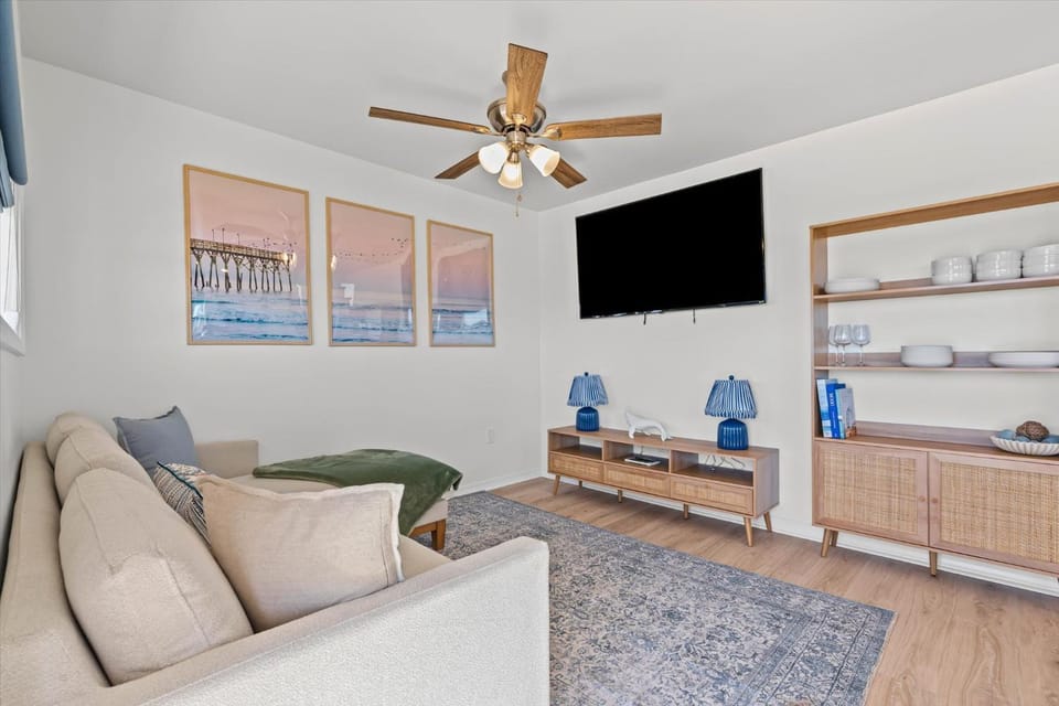 High Point Hideaway on the Sand Dunes - Unit 3 Apartment in Dauphin Island