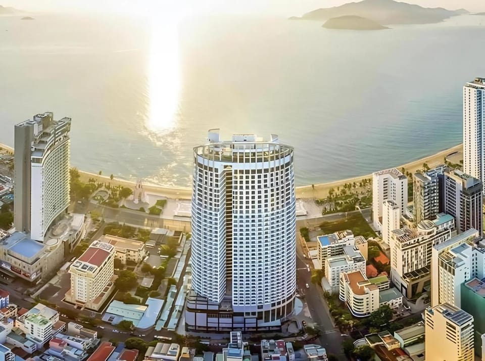 Property building, Nearby landmark, Natural landscape, Bird's eye view, Sea view