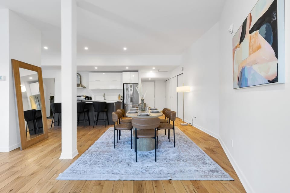 Modern & Spacious 2 bedrooms in Montreal Apartment in Montreal