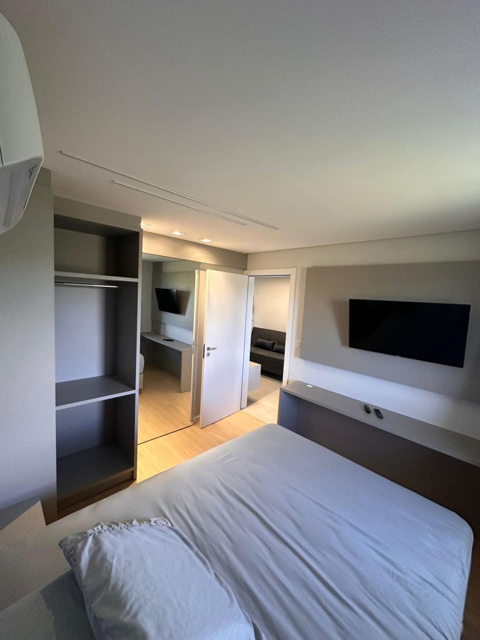 Bed, TV and multimedia, Bedroom, wardrobe, air conditioner