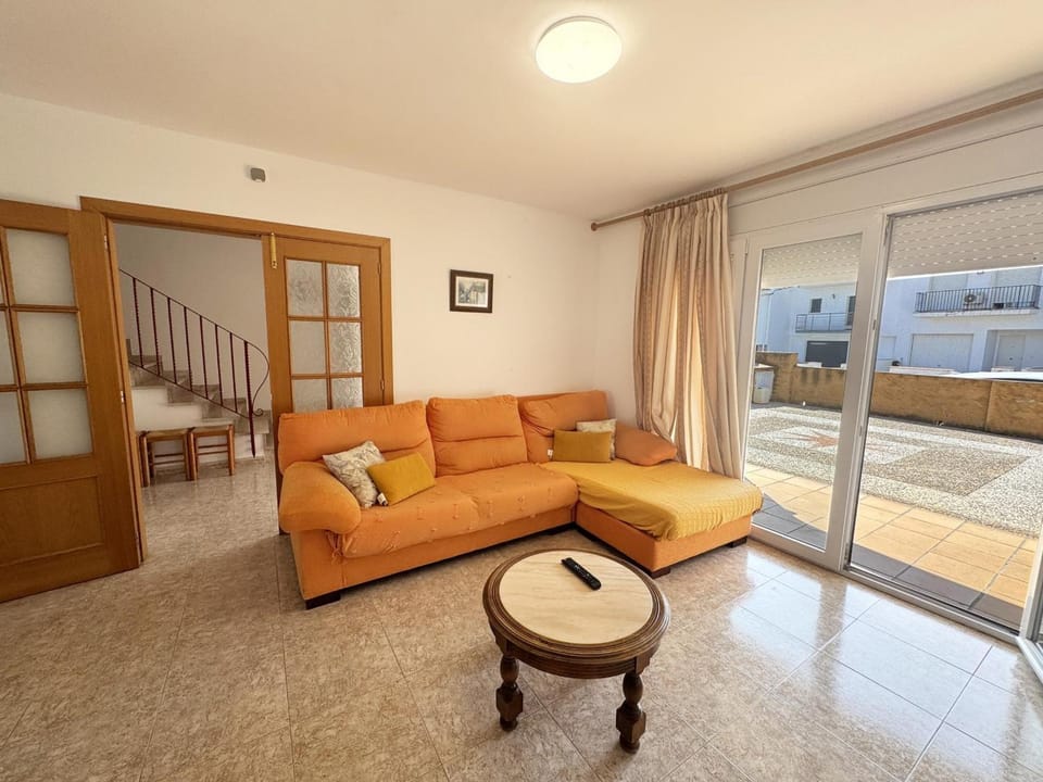 Gran Casa con Piscina Privada, WiFi y Barbacoa a 15min de la Playa - HISP-7-13 Villa in L'Escala
