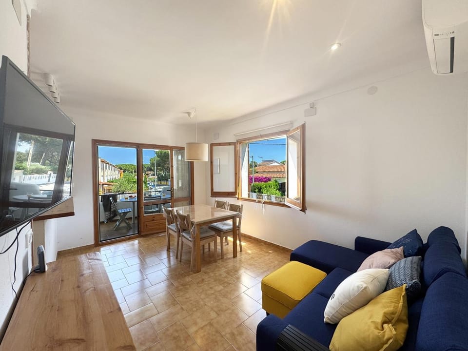 Comodidad familiar en L'Escala con Wi-Fi incluido - HISP-7-102 Apartment in L'Escala