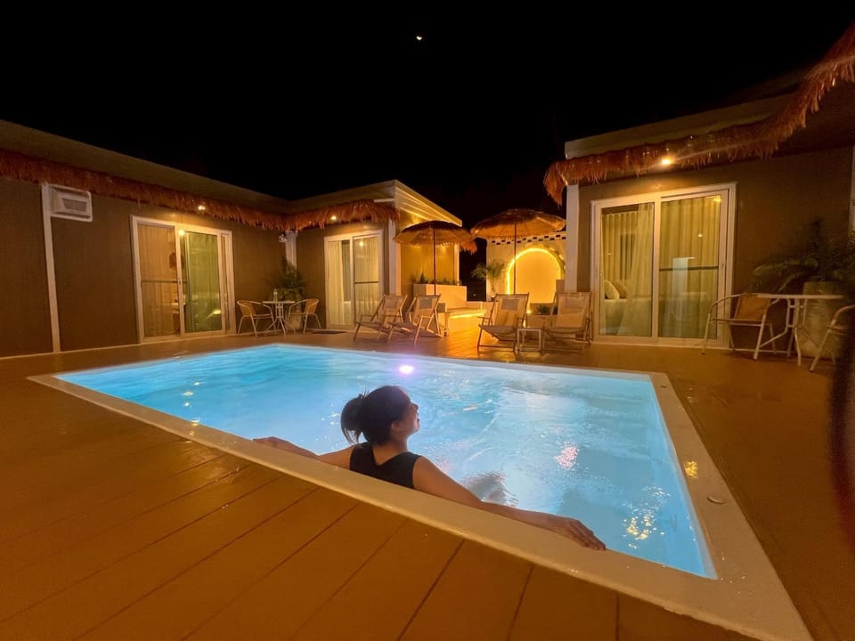 Night, Swimming pool