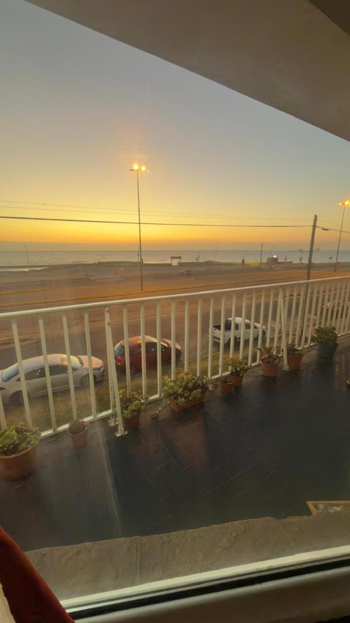 Mediterraneo - frente al mar, con amaneceres únicos, balcon y estacionamiento Apartment in Mar del Plata