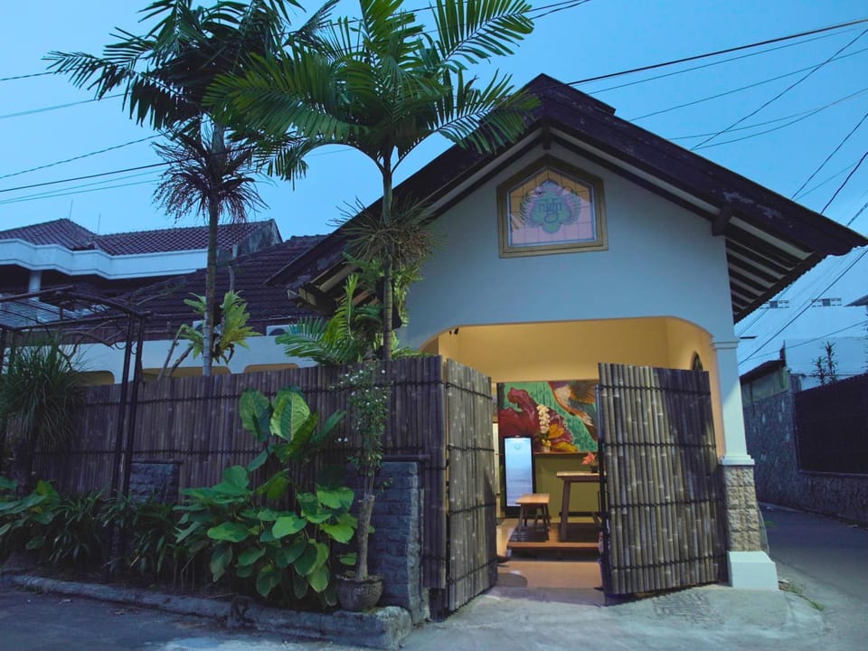 Property building, Facade/entrance