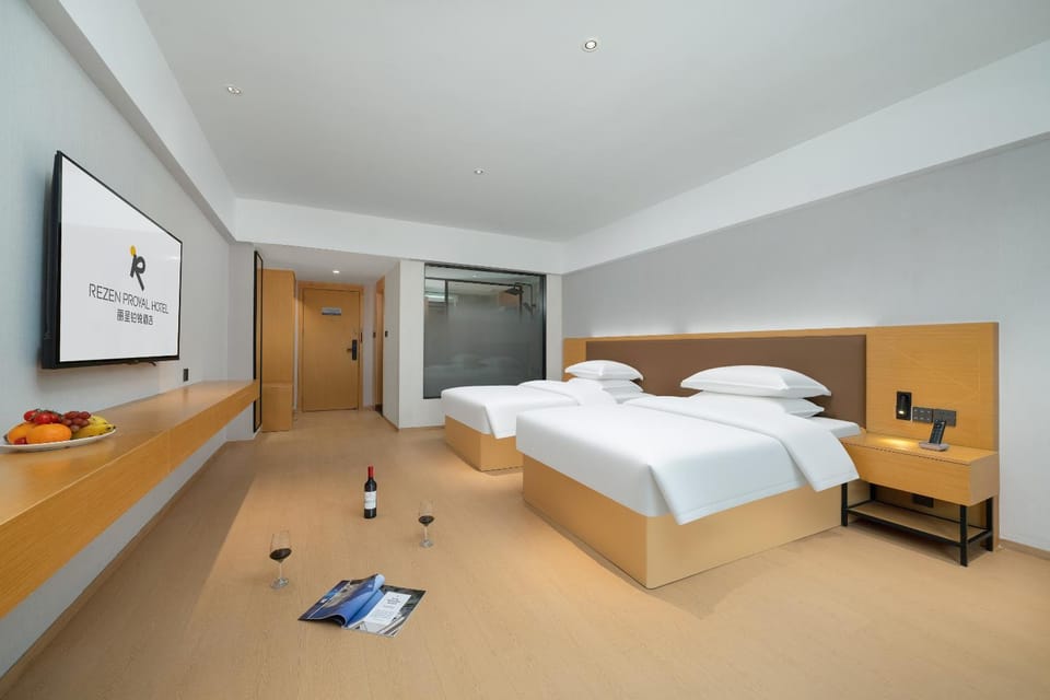 Licheng Platinum Rui Hotel Dongping Metro Station Branch Hotel in Guangzhou