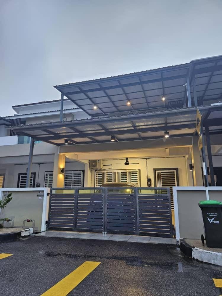 Sentosa Grand Homestay House in Penang
