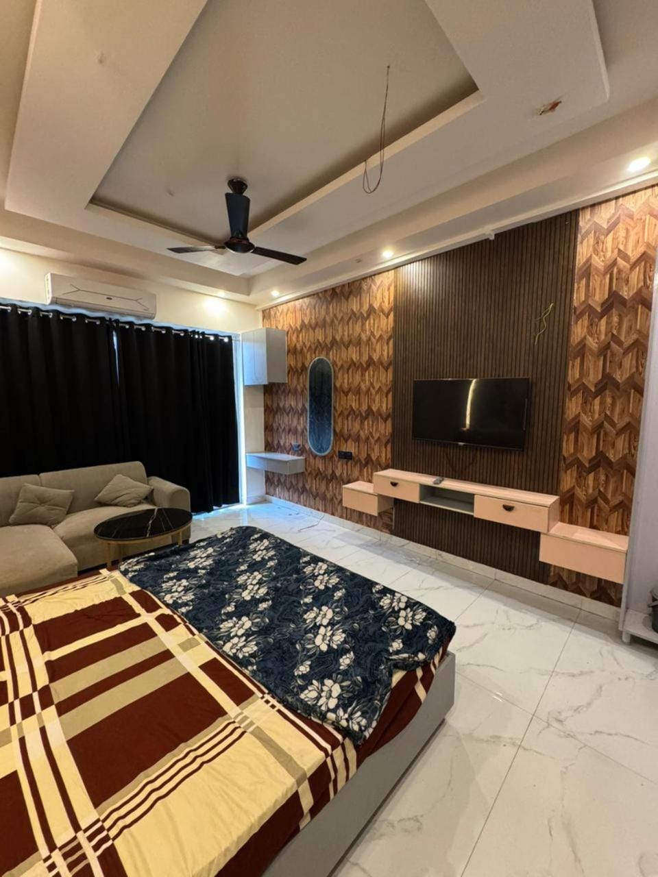 luxury rooms Bed and Breakfast in Noida