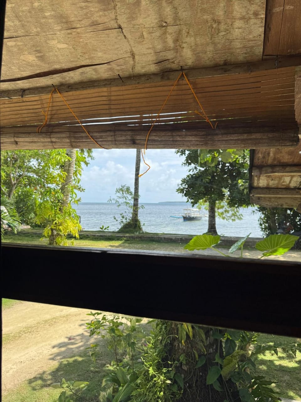 Malinao Beachfront Studio, Starlink, Solar House in General Luna