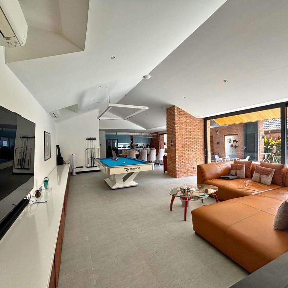 Communal lounge/ TV room, Game Room