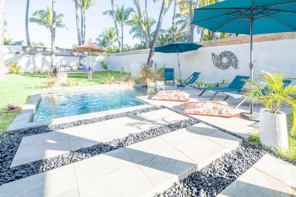 VILLA NAURAA Pool & Lagoon 50 m Away Villa in Réunion