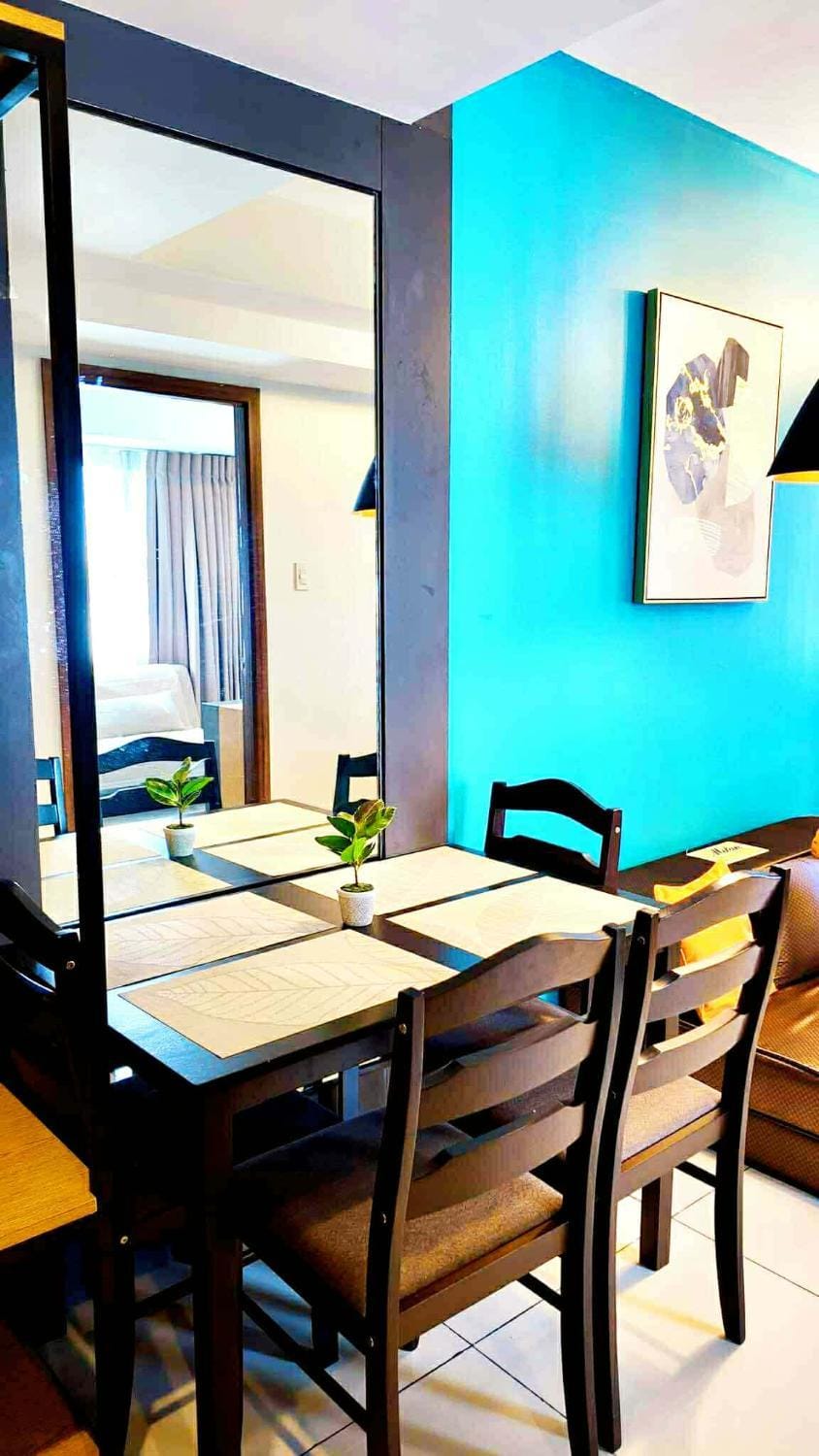 mrbed with balcony I fast Wifi Apartment hotel in Lapu-Lapu City