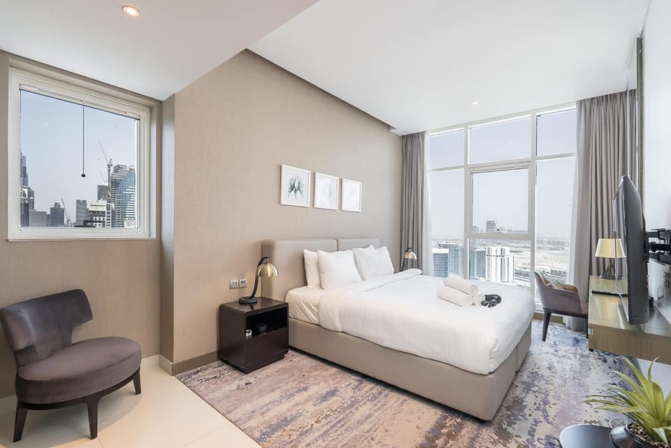 Free housekeeping visits during your stay - StayShort - Chic Studio Retreat in Business Bay City View Apartment in Dubai