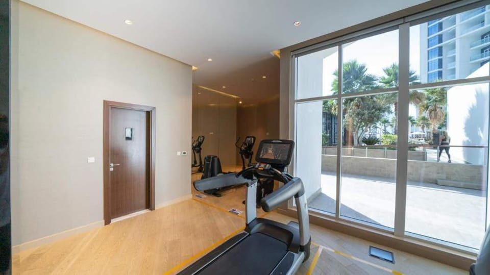 Free housekeeping visits during your stay - StayShort - Chic Studio Retreat in Business Bay City View Apartment in Dubai