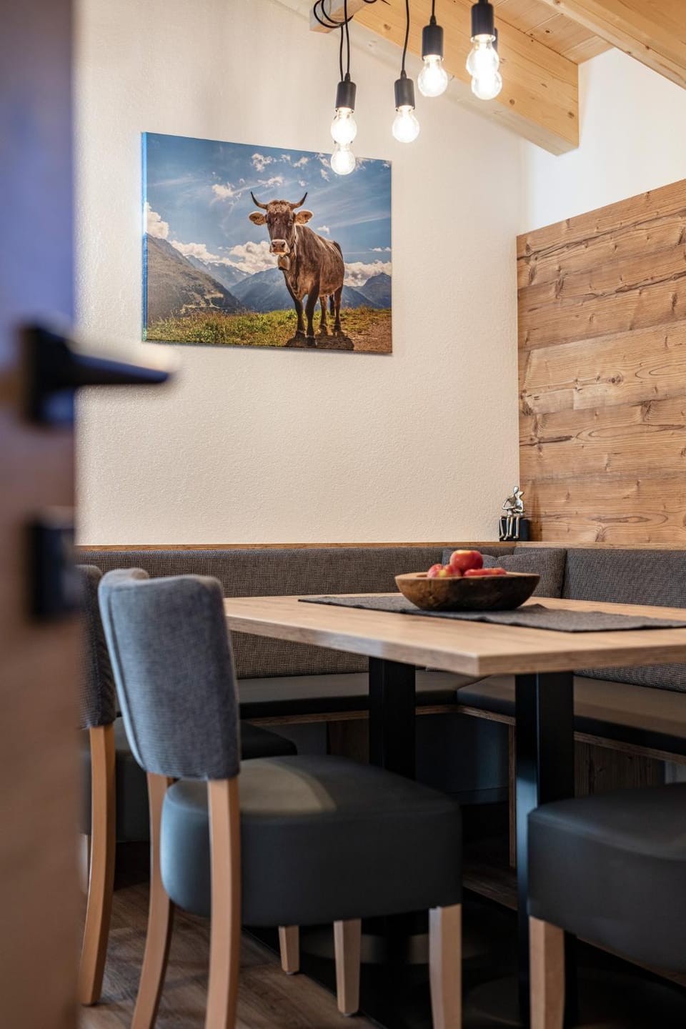 Decorative detail, Dining area