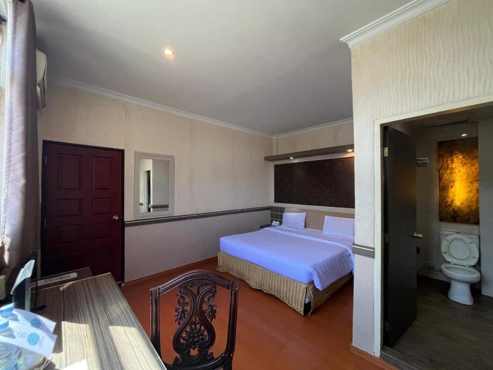 Mona Plaza Hotel Hotel in West Sumatra, Indonesia