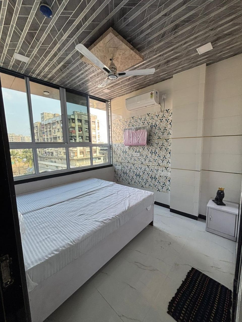 Hotel kingspalace and Dormitory Hotel in Gujarat